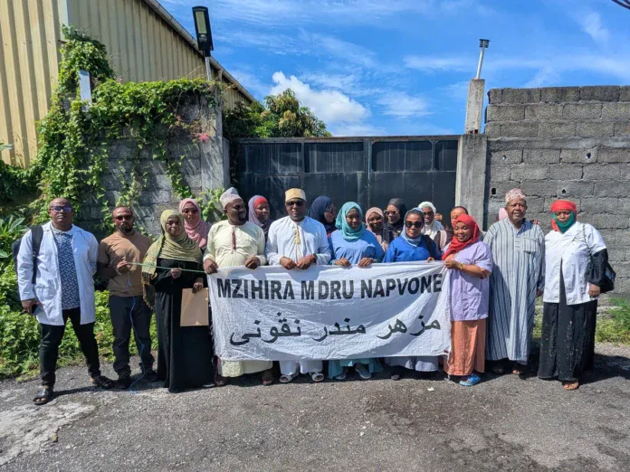 Comores : payés à 115 euros par mois, des soignants d’El-Maarouf en grève