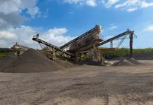 Comores : un entrepreneur chinois attaqué en justice pour usage de mines dans sa carrière Comores : un entrepreneur chinois attaqué en justice pour usage de mines dans sa carrière