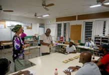 Les tractations ont déjà commencé pour le deuxième tour des municipales à Mayotte Les tractations ont déjà commencé pour le deuxième tour des municipales à Mayotte