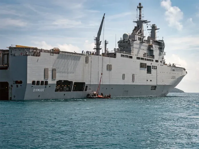 Quand le « Dixmude » capte l’attention des Mahorais