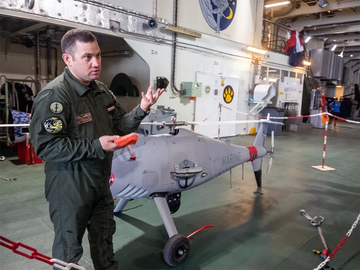 Quand le « Dixmude » capte l’attention des Mahorais