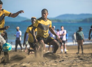 L’équipe de Pro Bâtiment Mayotte remporte la finale du Beach Foot Entreprise !