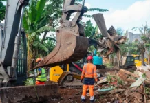 Combani : une nuit de tensions, un matin de démolition Combani : une nuit de tensions, un matin de démolition