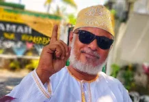 Comores : l’artiste Moustoifa Idaroussi derrière les barreaux Comores : l’artiste Moustoifa Idaroussi derrière les barreaux