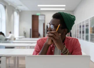 « Il faut préparer les jeunes dès la seconde » : un enjeu crucial pour l’intégration des étudiants mahorais en métropole « Il faut préparer les jeunes dès la seconde » : un enjeu crucial pour l’intégration des étudiants mahorais en métropole