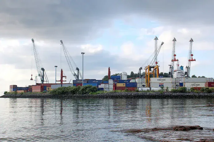 Le procès sur la mort d’un docker au port de Longoni reporté à novembre 2026