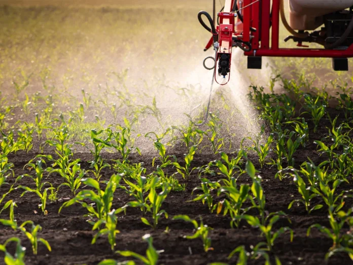 Pesticides dans l’atmosphère : une cartographie inédite dévoile leur omniprésence