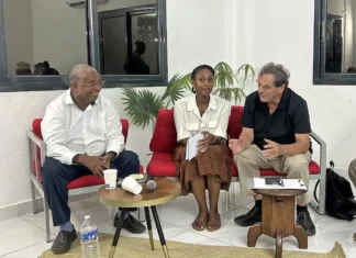 À Mayotte, reconstruire autrement ou décider encore sans le territoire ? À Mayotte, reconstruire autrement ou décider encore sans le territoire ?
