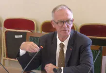 Au Sénat, le général Facon défend une méthode globale mais reconnaît le défi de l’eau, de l’école et de la santé Au Sénat, le général Facon défend une méthode globale mais reconnaît le défi de l’eau, de l’école et de la santé