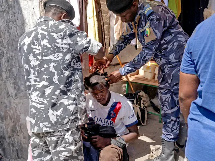 Comores : "Coupez ces cheveux que ne je saurais voir"
