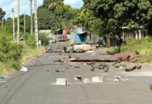 Comores : la grève contre les nouveaux prix des carburants conduit à des émeutes Comores : la grève contre les nouveaux prix des carburants conduit à des émeutes