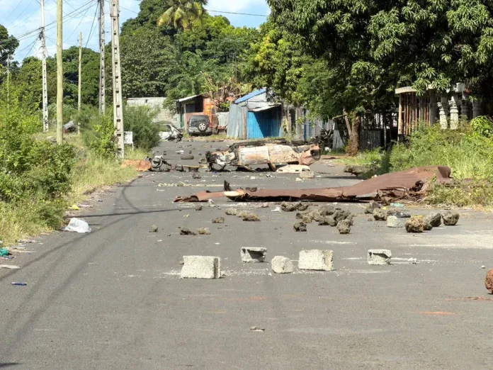 Comores : la grève contre les nouveaux prix des carburants conduit à des émeutes