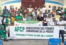 Comores La presse manifeste pour réclamer des meilleures conditions de travail Comores La presse manifeste pour réclamer des meilleures conditions de travail