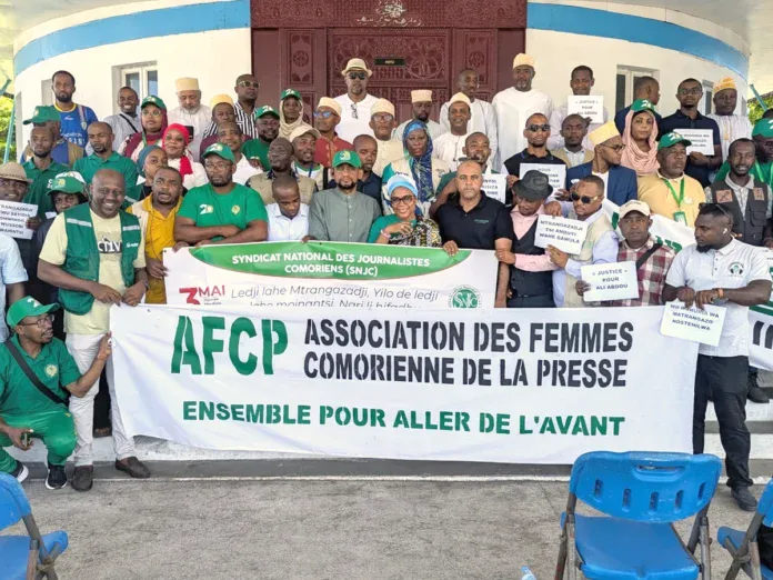 Comores La presse manifeste pour réclamer des meilleures conditions de travail