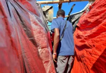 Le spectre d’Ebola plane sur le camp de Tsoundzou 2 Le spectre d'Ebola plane sur le camp de Tsoundzou 2