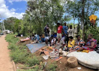 Risque d’épidémie d’Ebola à Mayotte : un dialogue de sourds qui inquiète les habitants de l’archipel Risque d’épidémie d’Ebola à Mayotte : un dialogue de sourds qui inquiète les habitants de l’archipel
