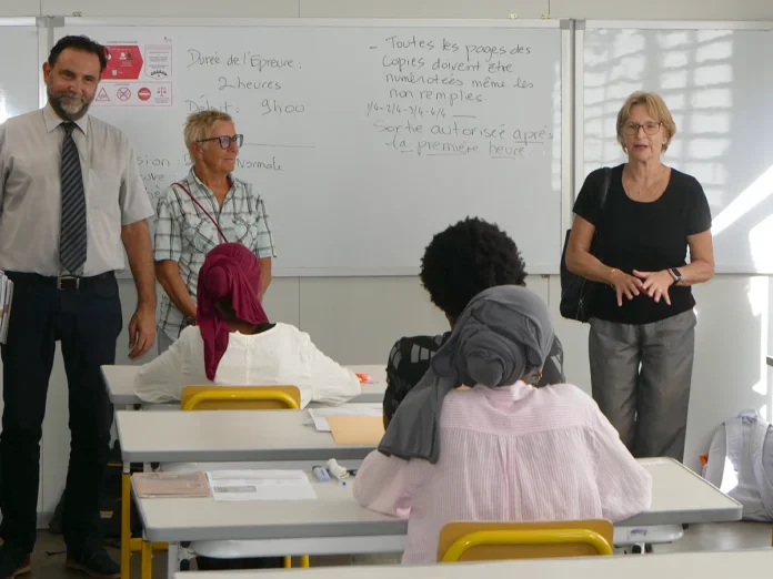 Bac 2027 : la rectrice Valérie Debuchy en visite au lycée Younoussa Bamana pour la première épreuve anticipée de mathématiques