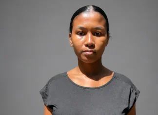 « Bac en poche, avenir bloqué » : le cri d’alarme d’Elinah Vaviniriko et de plus de 200 jeunes à Mayotte « Bac en poche, avenir bloqué » : le cri d'alarme d'Elinah Vaviniriko et de plus de 200 jeunes à Mayotte