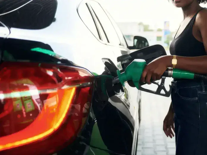 Carburants : le sans-plomb franchit un cap historique et dépasse les 2 euros le litre