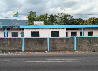 Comores : le baccalauréat interdit aux moins de 17 ans Comores : le baccalauréat interdit aux moins de 17 ans