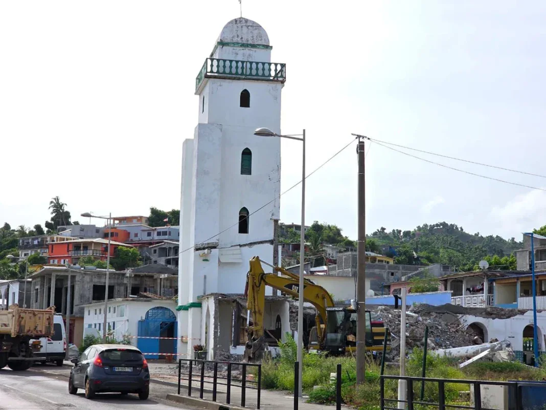 M’tsapéré se mobilise pour rebâtir sa mosquée historique après le cyclone Chido