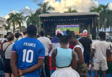 Coupe du monde : à Mayotte, les supporters saluent l’esprit collectif et la démonstration offensive de l’équipe de France Coupe du monde : à Mayotte, les supporters saluent l'esprit collectif et la démonstration offensive de l'équipe de France