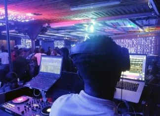 Le Bar Fly tire sa révérence : une page de la nuit mahoraise se tourne Le Bar Fly tire sa révérence : une page de la nuit mahoraise se tourne