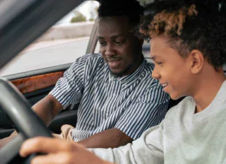 Le permis de conduire : un luxe qui freine l’accès à l’emploi à Mayotte Le permis de conduire : un luxe qui freine l'accès à l'emploi à Mayotte