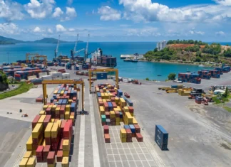 Pour la reprise du port de Longoni, le compte à rebours a commencé Pour la reprise du port de Longoni, le compte à rebours a commencé