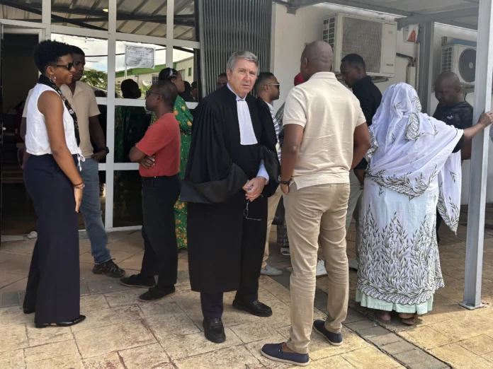Un policier jugé aux assises après trois tirs mortels à Tsararano Un policier jugé aux assises après trois tirs mortels à Tsararano