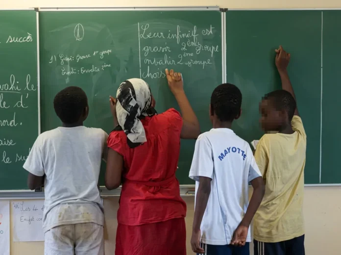 À la rentrée, ils resteront sans école : le parcours des jeunes mahorais sans solution À la rentrée, ils resteront sans école : le parcours des jeunes mahorais sans solution