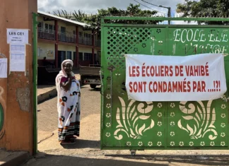 À Vahibé, la rentrée n’a pas eu lieu : les parents maintiennent le blocage À Vahibé, la rentrée n’a pas eu lieu : les parents maintiennent le blocage