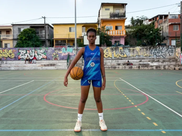 Basket : Imany Bacar quitte Mayotte pour intégrer le Pôle Espoir de La Réunion Basket : Imany Bacar quitte Mayotte pour intégrer le Pôle Espoir de La Réunion