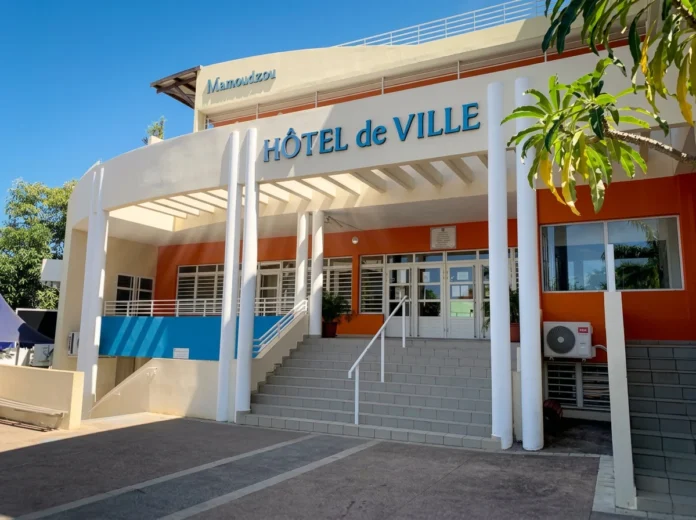 Hôtel de Ville de Mamoudzou : accès interdit au public pendant les travaux