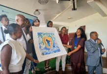 “La toile pour la paix” de Mayotte rejoindra bientôt l’UNESCO “La toile pour la paix” de Mayotte rejoindra bientôt l’UNESCO