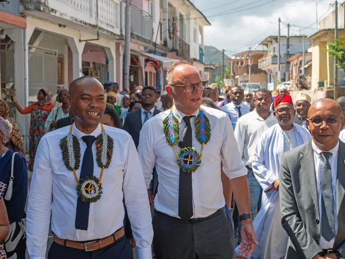 Le Maire de Sada, Houssamoudine Abdallah apporte son soutien à Édouard Philippe Le Maire de Sada, Houssamoudine Abdallah apporte son soutien à Édouard Philippe