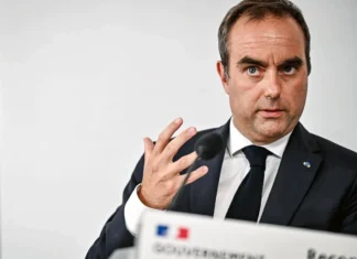 Sébastien Lecornu demande aux élus locaux d’assurer la refondation de leur île Sébastien Lecornu demande aux élus locaux d'assurer la refondation de leur île