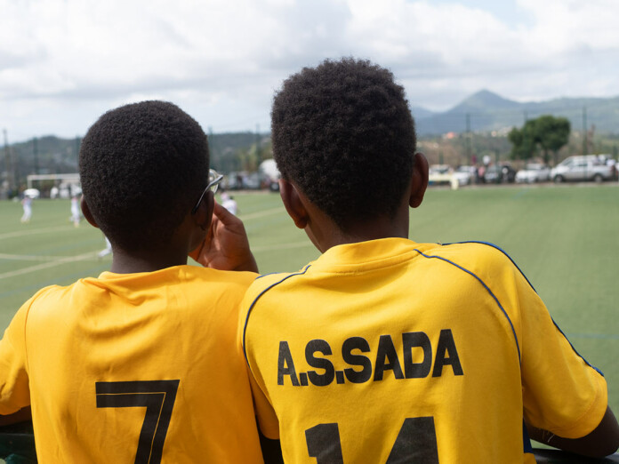 Après les violences au stade de Sada, les condamnations se multiplient