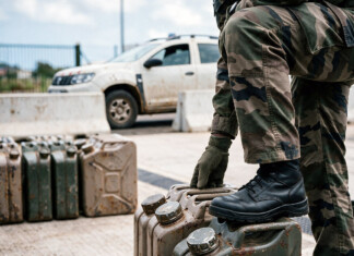 Comores : trois militaires jugés pour vol de carburant à Mohéli Comores : trois militaires jugés pour vol de carburant à Mohéli