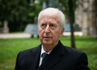 Décès d’Édouard Balladur : les Mahorais s’inclinent devant la mémoire de l’ancien Premier ministre Décès d’Édouard Balladur : les Mahorais s’inclinent devant la mémoire de l’ancien Premier ministre