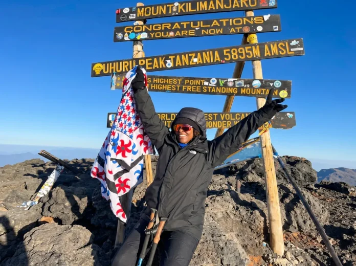 Fatima, gravir le Kilimandjaro pour reprendre sa vie en main Fatima, gravir le Kilimandjaro pour reprendre sa vie en main