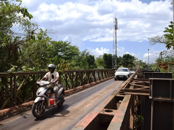 Pont de Dzoumogné : la déviation se fait toujours attendre Pont de Dzoumogné : la déviation se fait toujours attendre