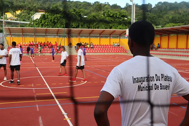 &Agrave; Bou&eacute;ni, le plateau sportif inachev&eacute;, les clubs en sursis