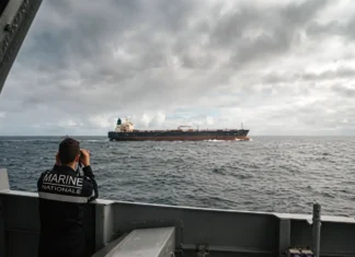 Au large de La Réunion, un pétrolier soupçonné d’appartenir à la flotte fantôme russe arraisonné Au large de La Réunion, un pétrolier soupçonné d’appartenir à la flotte fantôme russe arraisonné