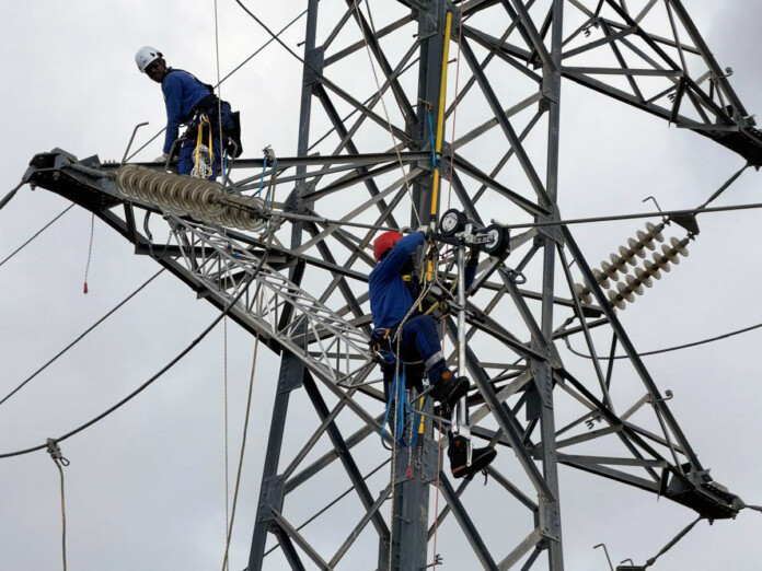 EDM intervient sur son réseau haute tension pour réparer les dégâts de Chido EDM intervient sur son réseau haute tension pour réparer les dégâts de Chido