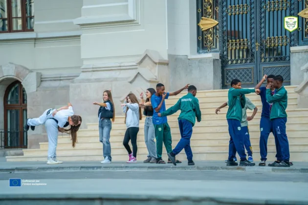 En Roumanie, douze jeunes de Mangajou d&eacute;couvrent de nouveaux horizons gr&acirc;ce &agrave; Erasmus+