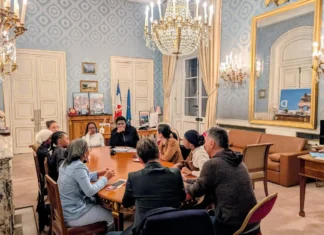 Six jeunes de Mayotte attendus au Sénat Haki Za Wanatsa lance un appel aux dons pour faire entendre la voix des jeunes de Mayotte au Sénat