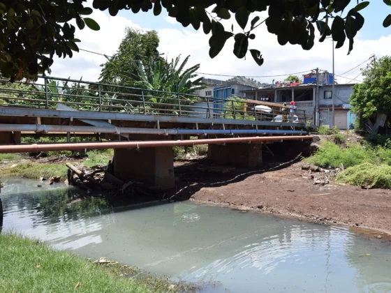 Le long de la rivi&egrave;re Majimbini, sensibiliser et pr&eacute;venir les crues pour prot&eacute;ger les habitants