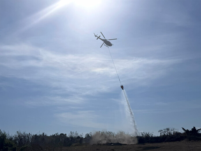 Le SDIS renforce ses moyens face aux feux de végétation avec un hélicoptère bombardier d’eau