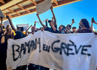 “On risque nos vies pour étudier”, les lycéens du lycée Younoussa Bamana arrivés à un point de rupture “On risque nos vies pour étudier”, les lycéens du lycée Younoussa Bamana arrivés à un point de rupture